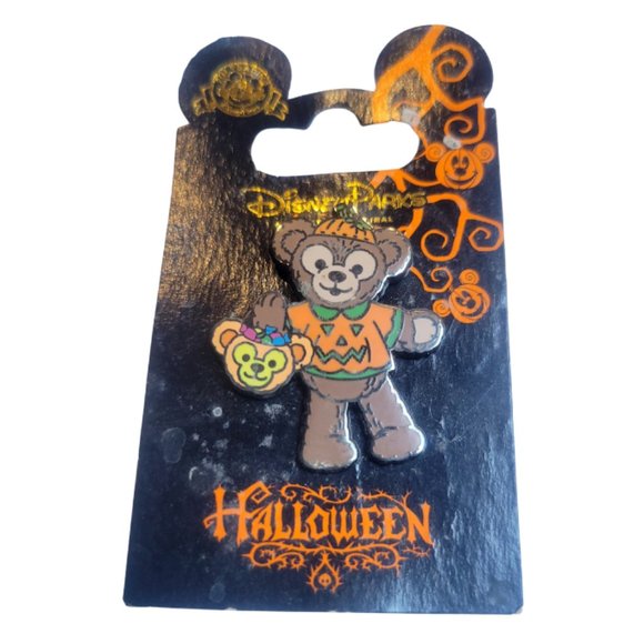 Disney Collector Trading Halloween Pin Duffy The Bear - Picture 1 of 3